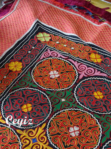 モンゴル ② 刺繍修行＆ホームステイ: Çeyiz / チェイズ